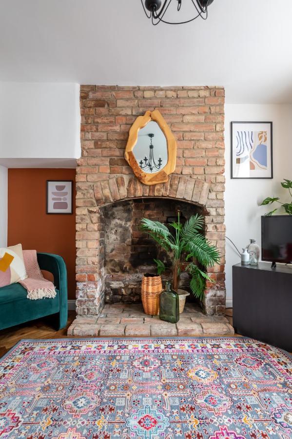 Pass The Keys Gorgeous Terrace Near Bishy Road Villa York Esterno foto